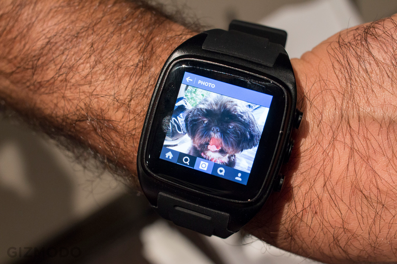 Illustration for article titled Yes, You Can Actually Type On a Smartwatch